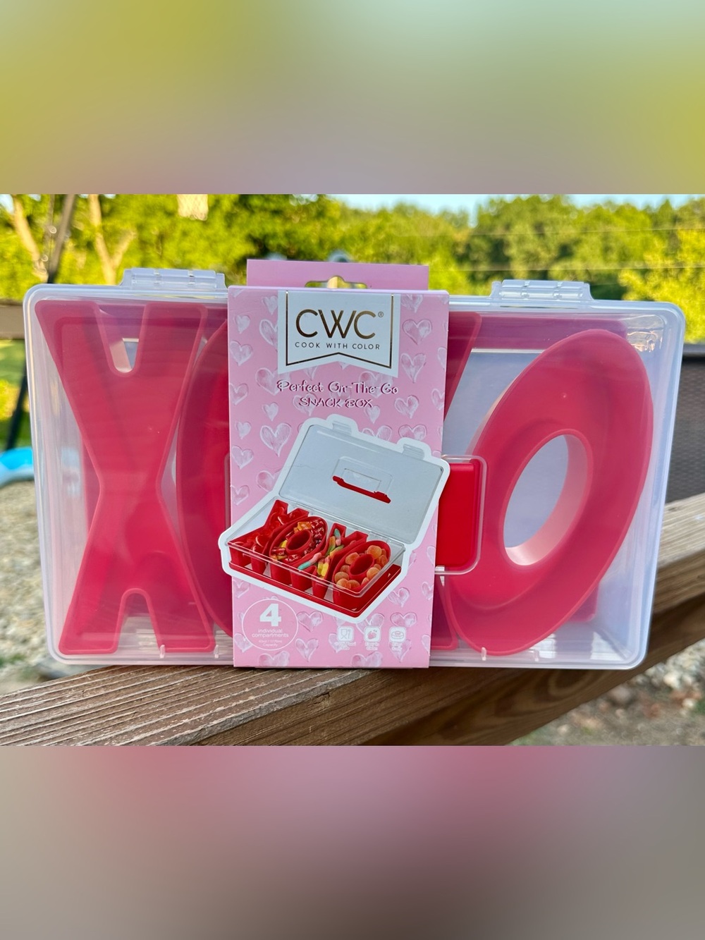 Cook with Color Red “XOXO” Snackle Box